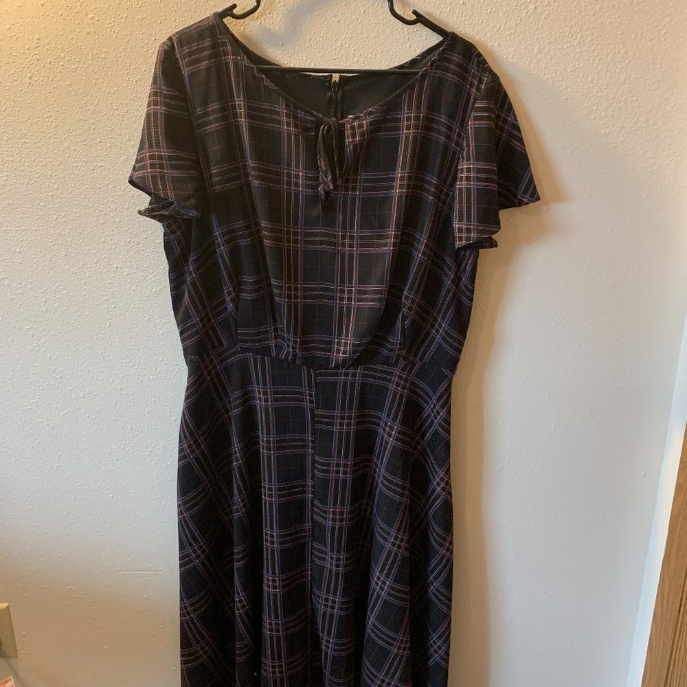 UNIQUE Vintage 1940s Style Black Plaid Swing Dress